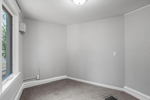 31-web-or-mls-3726 Fremont Ave N-31.jpg