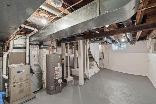 36-web-or-mls-3726 Fremont Ave N-36.jpg