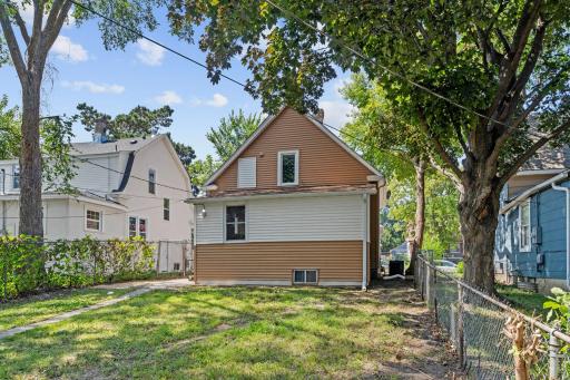 7-web-or-mls-3726 Fremont Ave N-7.jpg