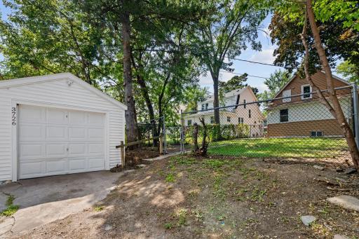 8-web-or-mls-3726 Fremont Ave N-8.jpg