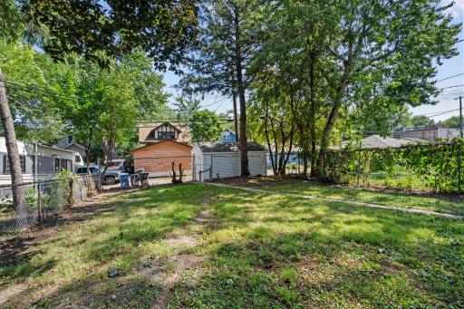5-web-or-mls-3726 Fremont Ave N-5.jpg