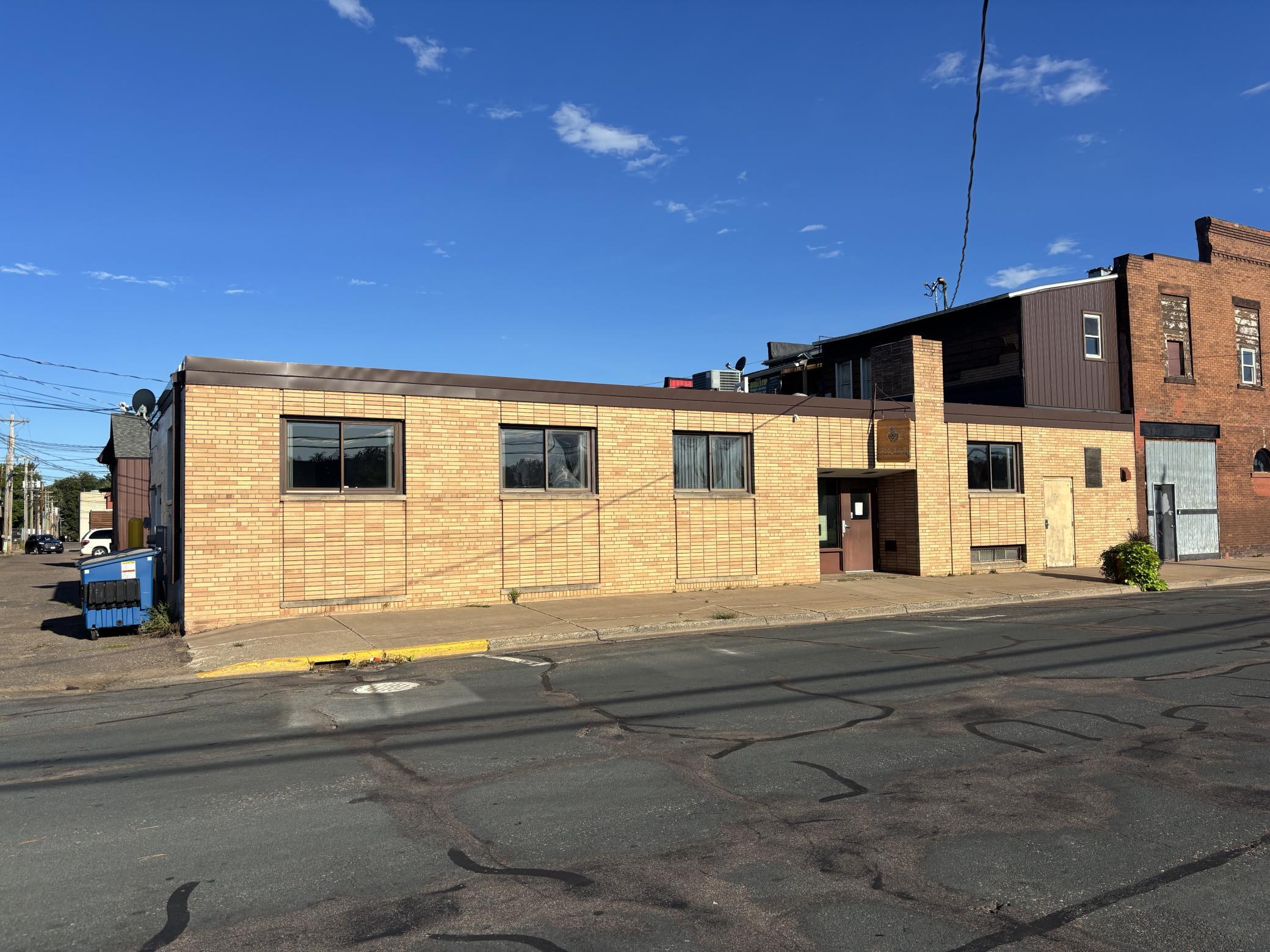 Location is key here. Front Street is not as busy as Main Street. There is lots of parking on both sides of the street here and the Rail Road Museum Park is across the street where there is additional parking. No owning and maintance of parking space