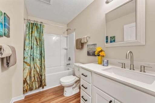 1360 Winthrop Street N, 2, Saint Paul, MN 55119