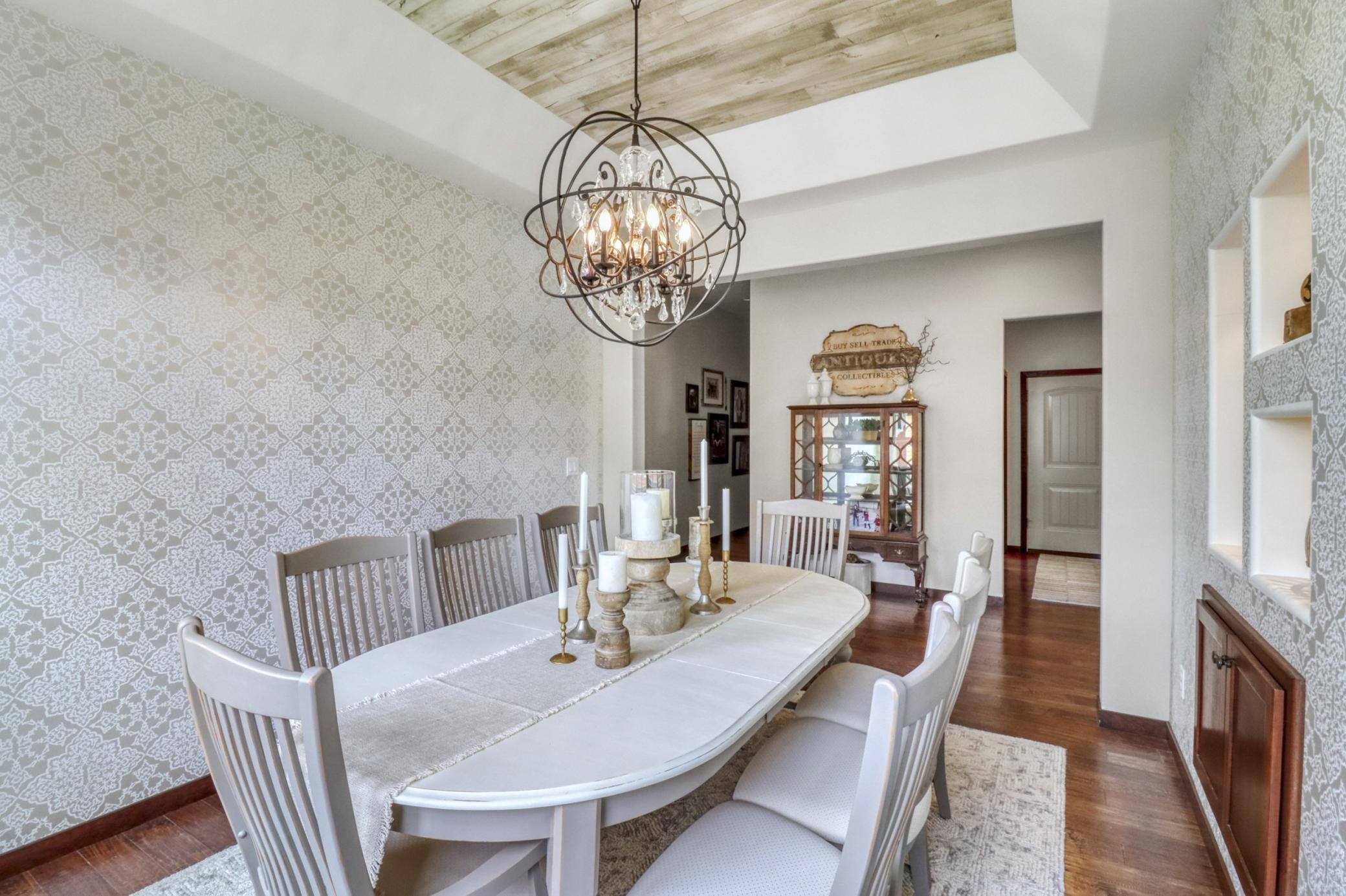 Formal Dining1_3.JPG