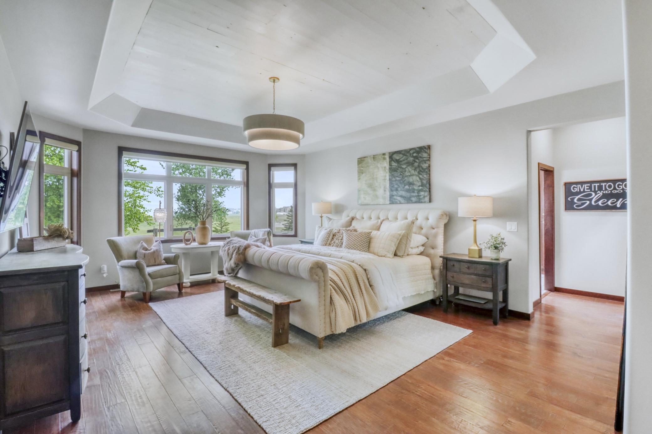 Primary Bedroom1_1.JPG
