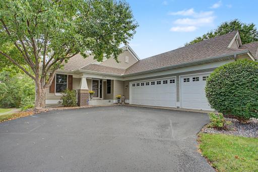9753 Wedgewood Circle, Woodbury, MN 55125