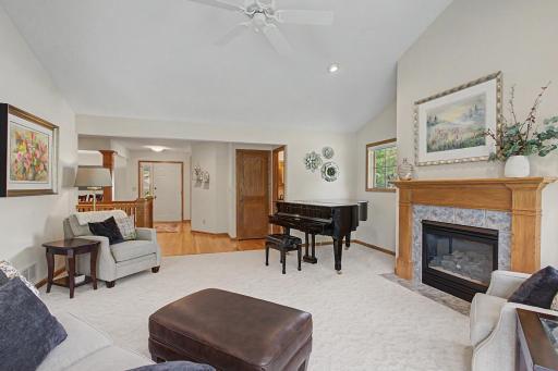 9753 Wedgewood Circle, Woodbury, MN 55125