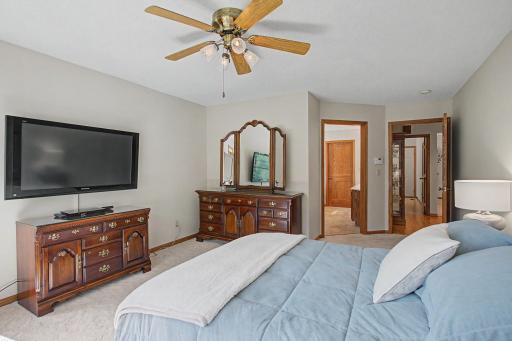 9753 Wedgewood Circle, Woodbury, MN 55125