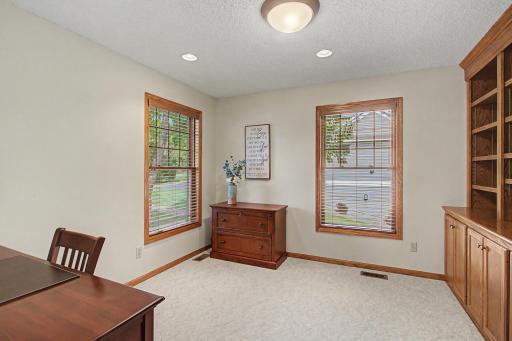 9753 Wedgewood Circle, Woodbury, MN 55125