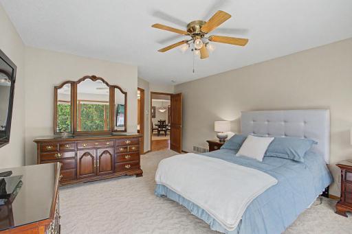 9753 Wedgewood Circle, Woodbury, MN 55125