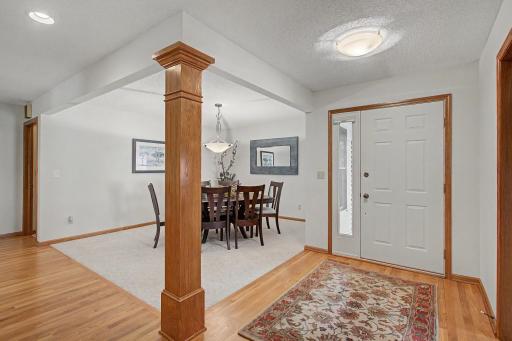 9753 Wedgewood Circle, Woodbury, MN 55125
