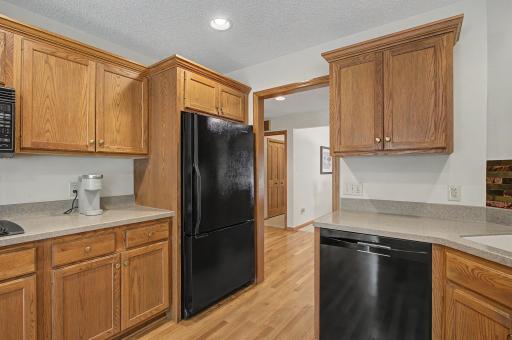 9753 Wedgewood Circle, Woodbury, MN 55125