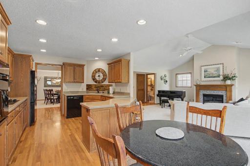 9753 Wedgewood Circle, Woodbury, MN 55125