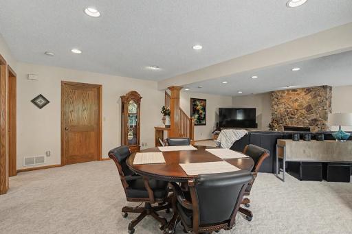 9753 Wedgewood Circle, Woodbury, MN 55125