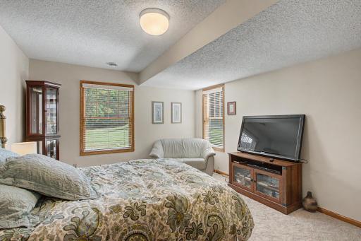 9753 Wedgewood Circle, Woodbury, MN 55125