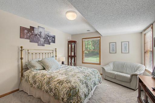 9753 Wedgewood Circle, Woodbury, MN 55125