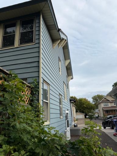 432 Cook Avenue E, Saint Paul, MN 55130