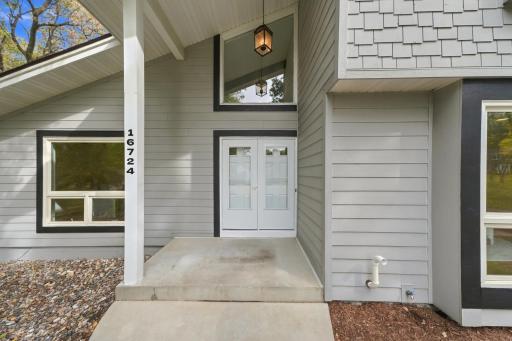 16724 Blenheim Way, Minnetonka, MN 55345