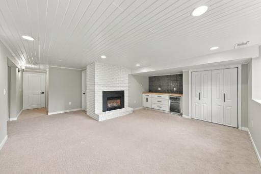 16724 Blenheim Way, Minnetonka, MN 55345