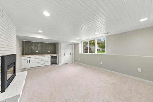 16724 Blenheim Way, Minnetonka, MN 55345