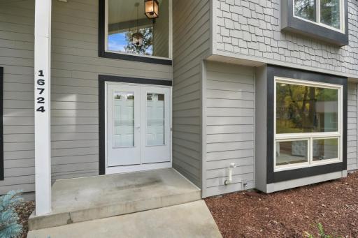 16724 Blenheim Way, Minnetonka, MN 55345