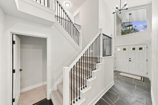 16724 Blenheim Way, Minnetonka, MN 55345