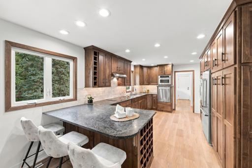 16724 Blenheim Way, Minnetonka, MN 55345