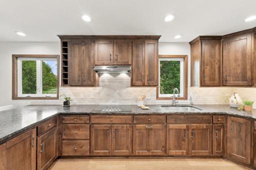 16724 Blenheim Way, Minnetonka, MN 55345
