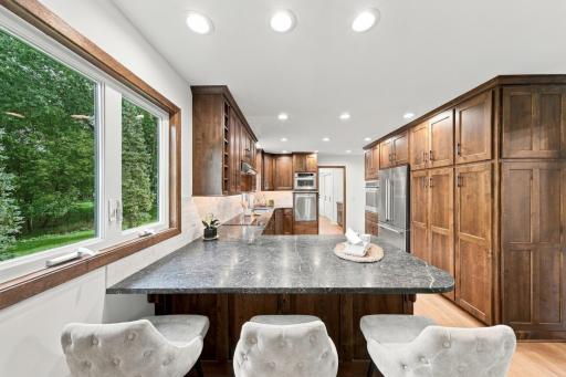 16724 Blenheim Way, Minnetonka, MN 55345