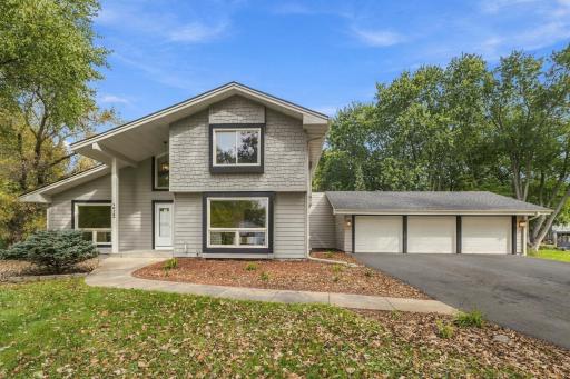 16724 Blenheim Way, Minnetonka, MN 55345