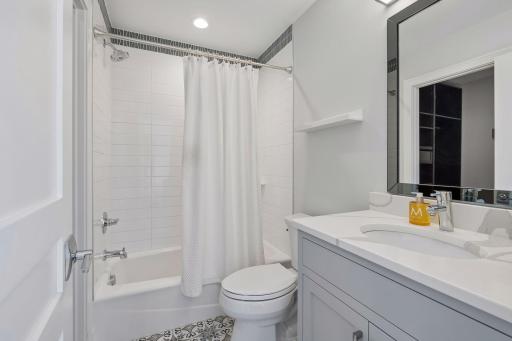 5044 Washburn Avenue S, Minneapolis, MN 55410