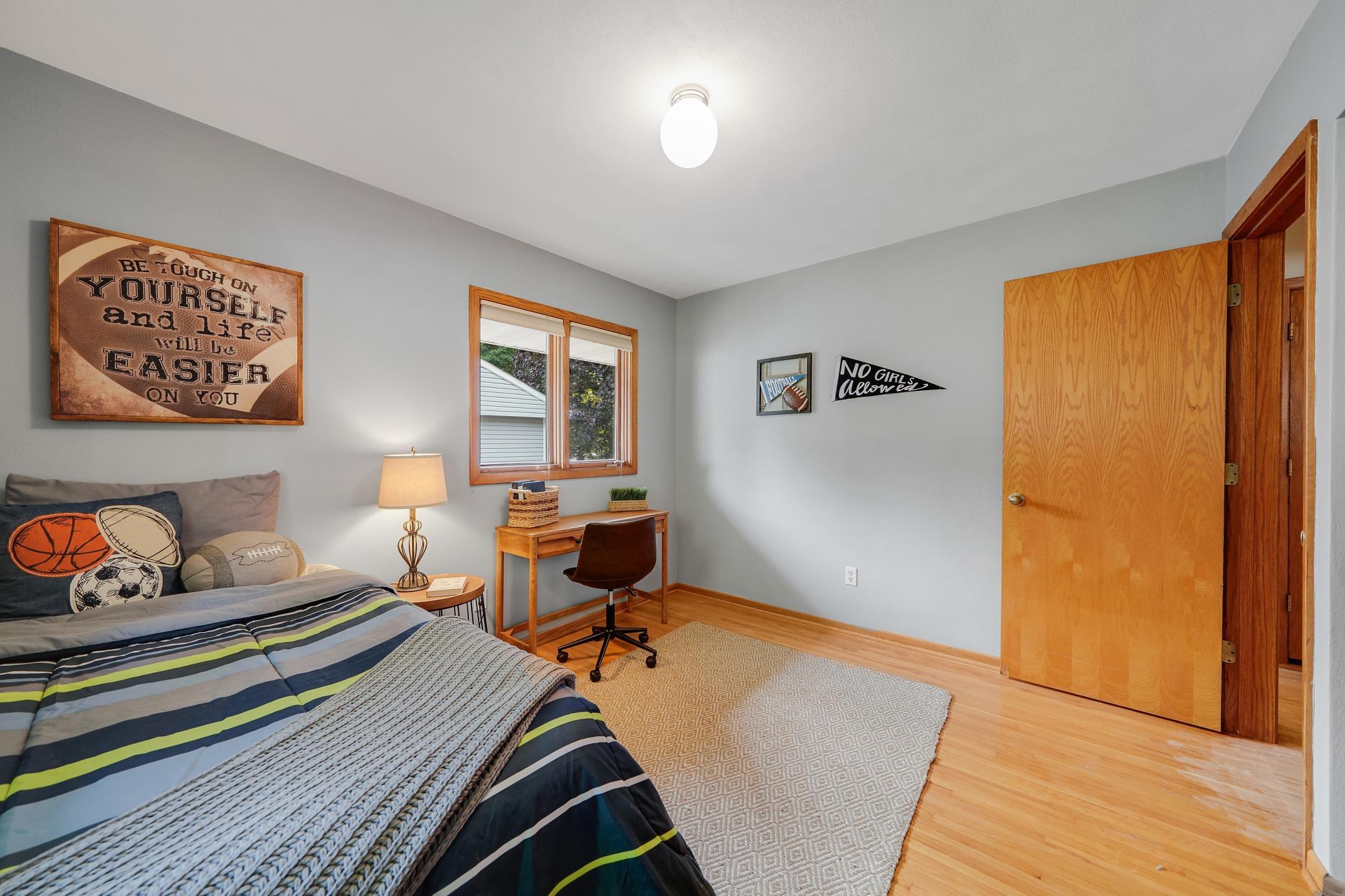 8710Photography-High-Resolution-2153-Holloway-Ave-E-St-Paul-MN-55109-55109-28.jpg