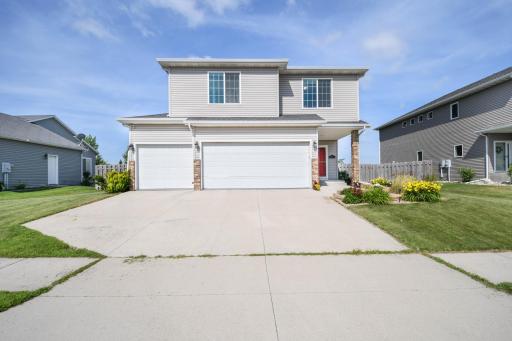 5013 44th Street S, Fargo, ND 58104