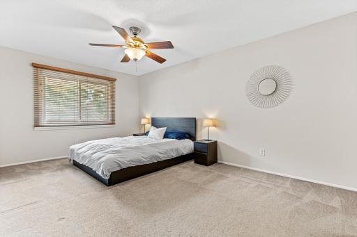 11123 Xavier Circle, Bloomington, MN 55437