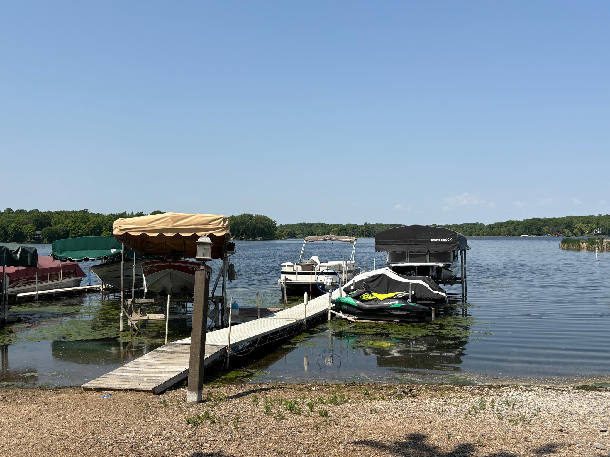 Lake Augusta has access to Clearwater lake so double lakes for you to use. Easy boat ride up to the restaurant on Clearwater lake.