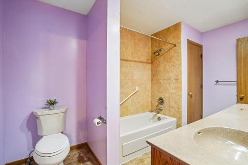 25-web-or-mls-Gooseberry Way-S1909-025.jpg