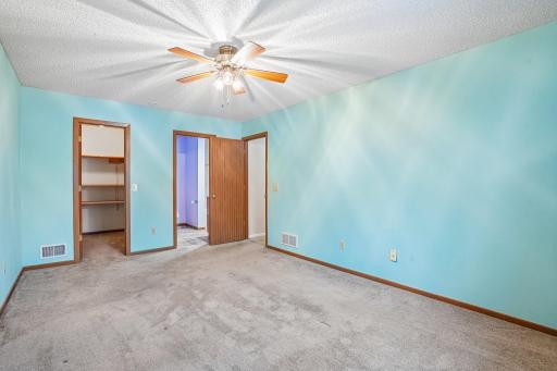 28-web-or-mls-Gooseberry Way-S1909-028.jpg