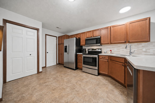 5099 61st Street NW, Rochester, MN 55901