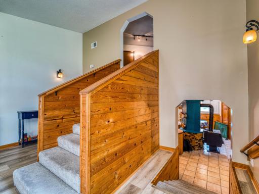 11081 Hillcrest Drive NE, Bemidji, MN 56601