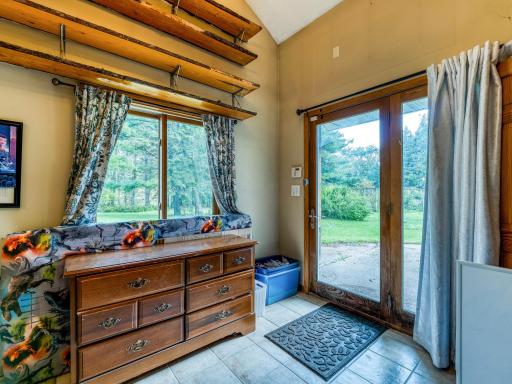 11081 Hillcrest Drive NE, Bemidji, MN 56601