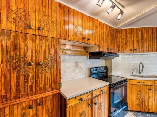 11081 Hillcrest Drive NE, Bemidji, MN 56601