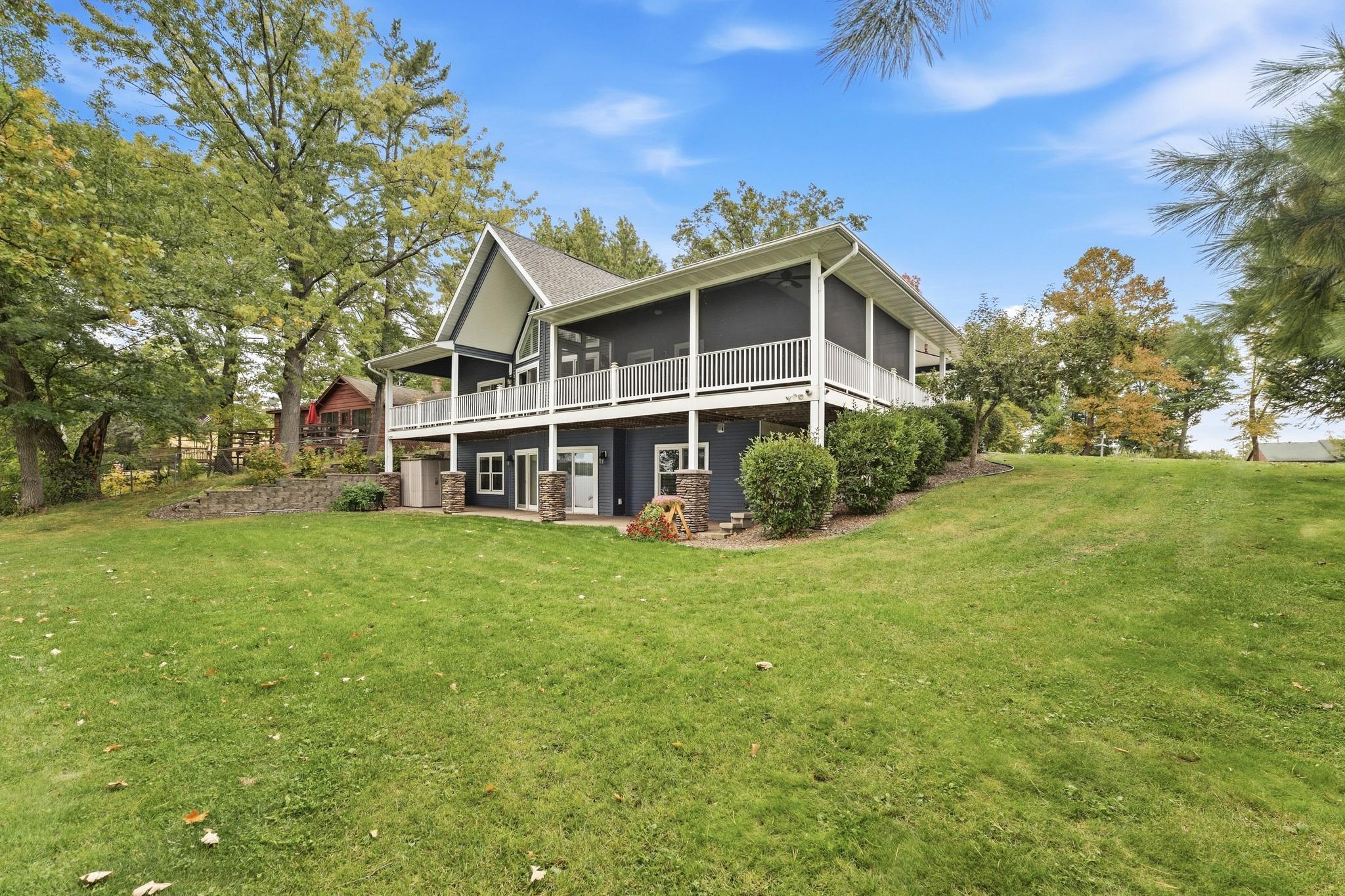 2109- Beautiful home!