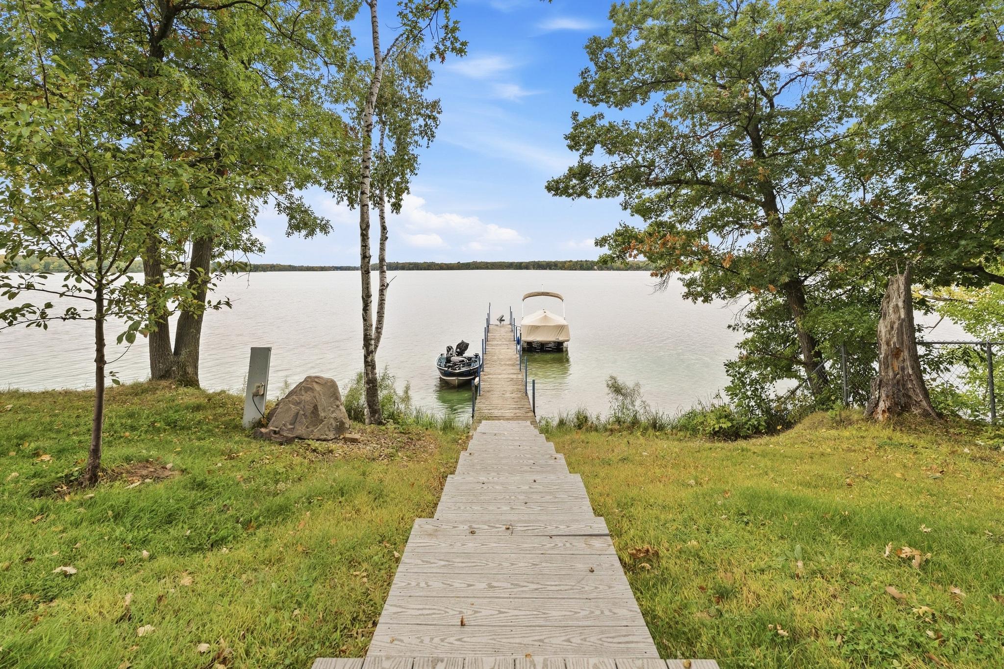 2109- Gradual steps to the dock