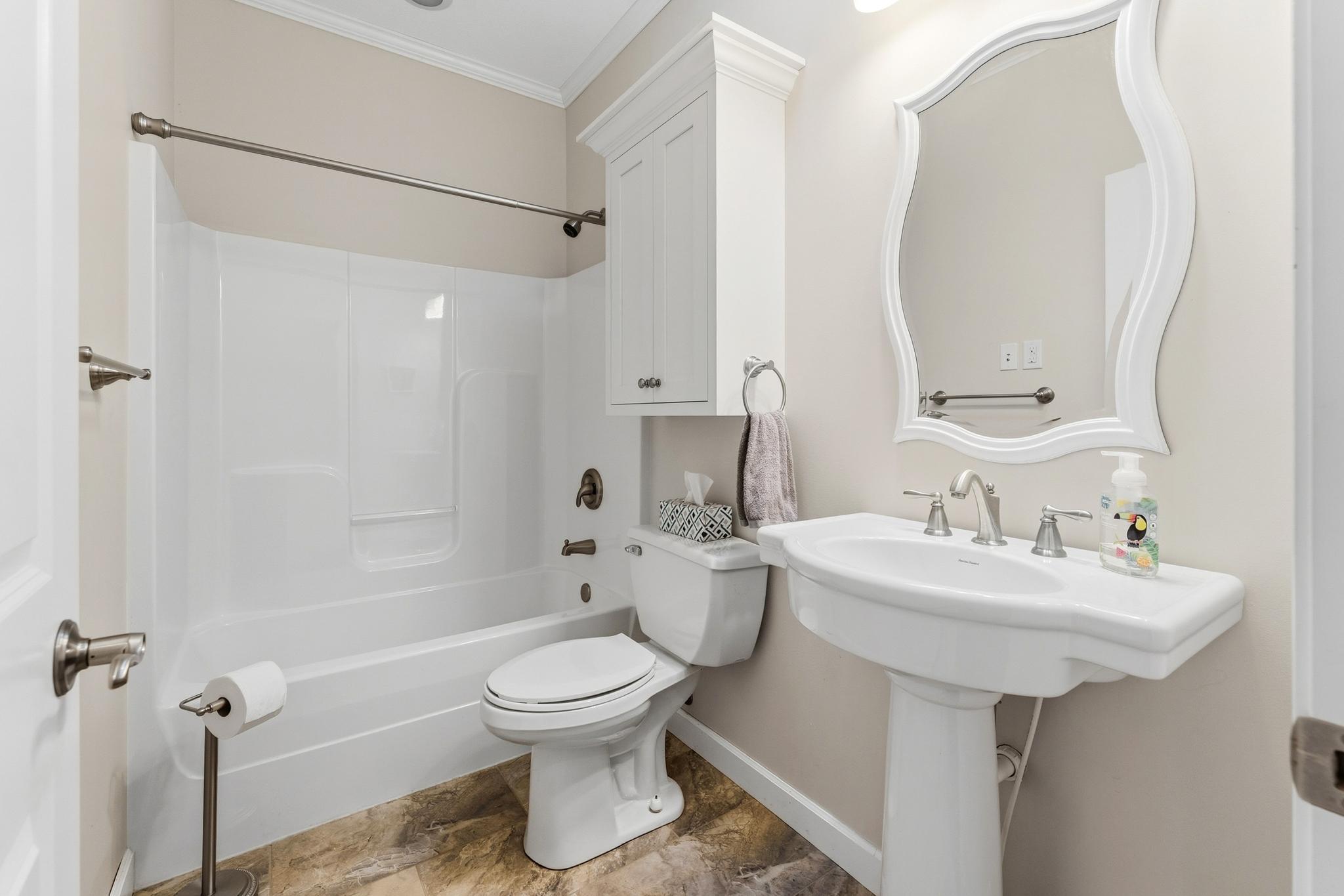 2109- Main floor full bath