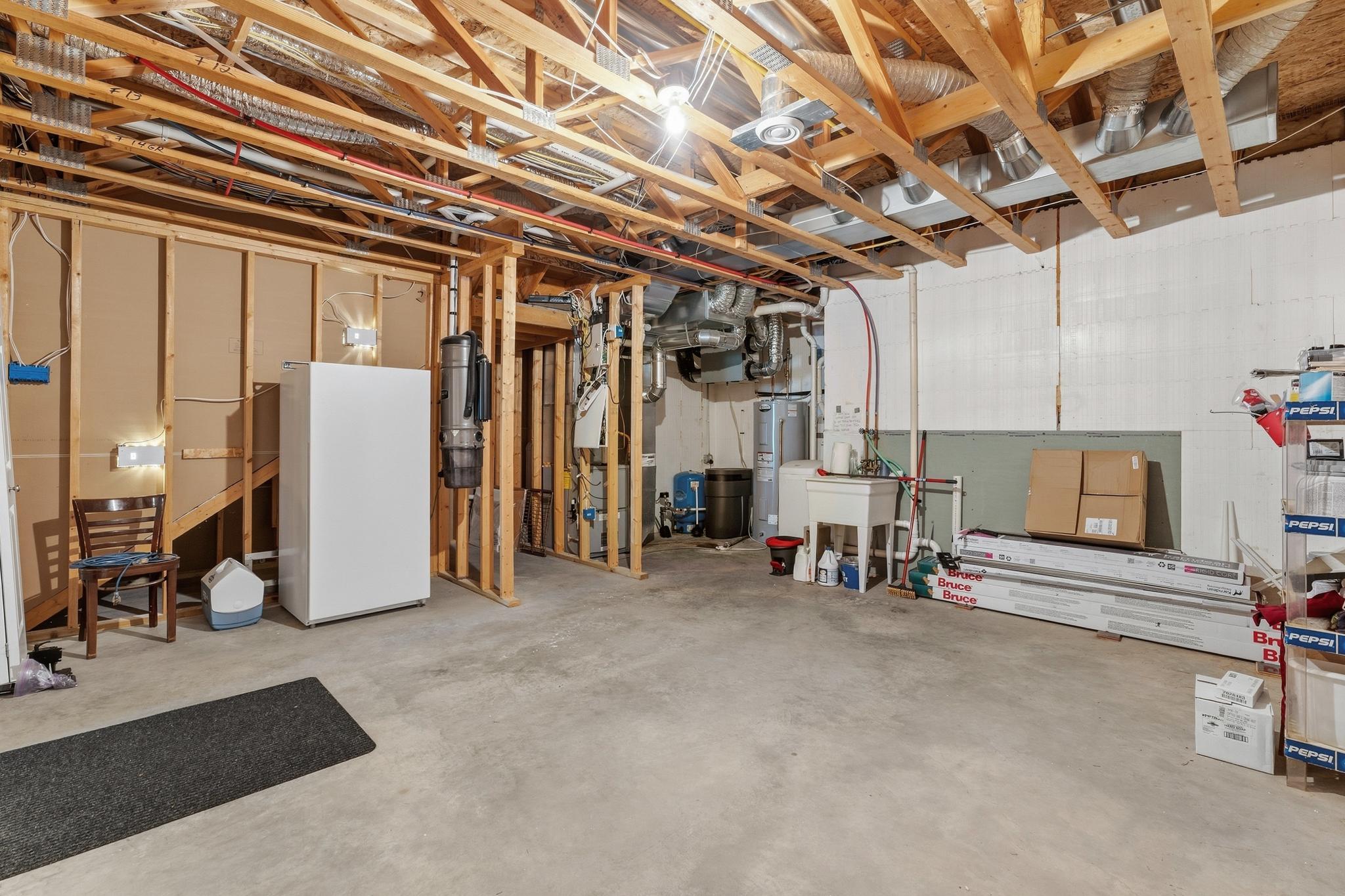2109- Utility room/storage room
