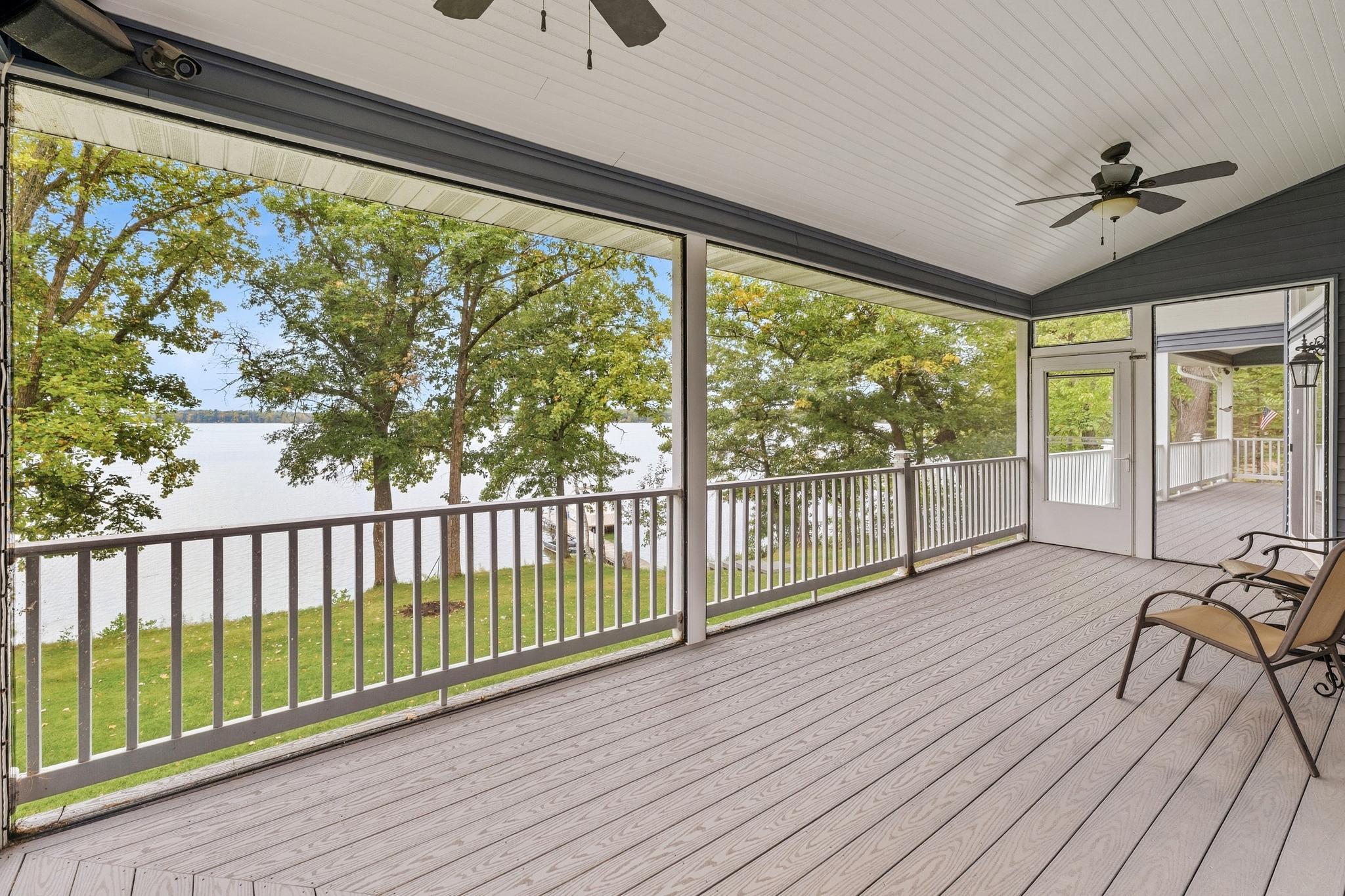 2109- Screened in deck
