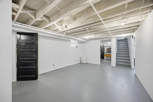 41-web-or-mls-1531_Asbury_St_N_Saint_Paul_MN_55108_036.jpg