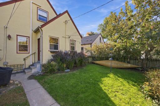 47-web-or-mls-1531_Asbury_St_N_Saint_Paul_MN_55108_042.jpg
