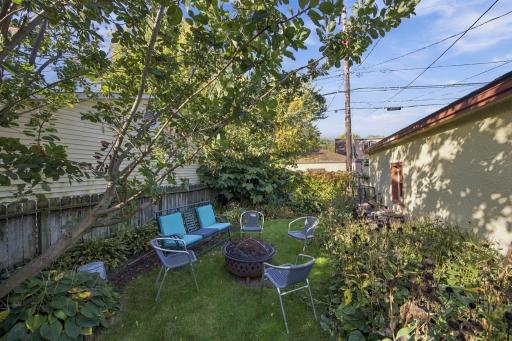 49-web-or-mls-1531_Asbury_St_N_Saint_Paul_MN_55108_044.jpg