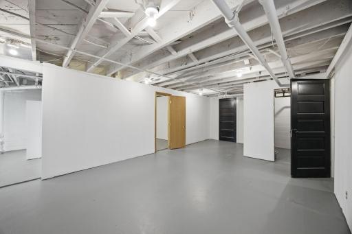 40-web-or-mls-1531_Asbury_St_N_Saint_Paul_MN_55108_035.jpg